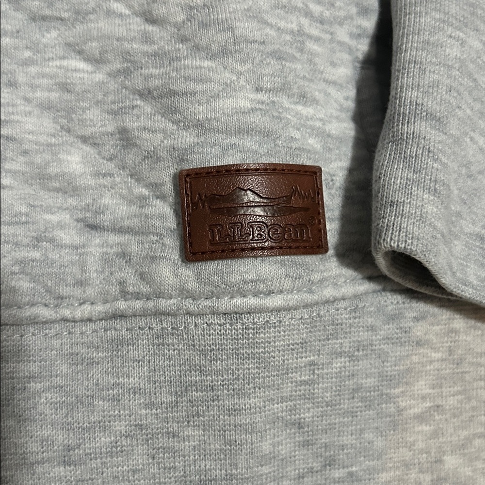 L.L. Bean Light Gray Quilted Zip-Up Sweater, size M
Great condition - Picture 3 of 6